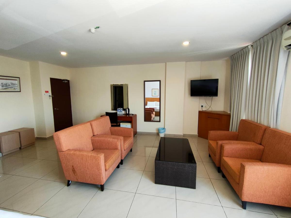 Mrc Hotel Melaka Raya Екстериор снимка