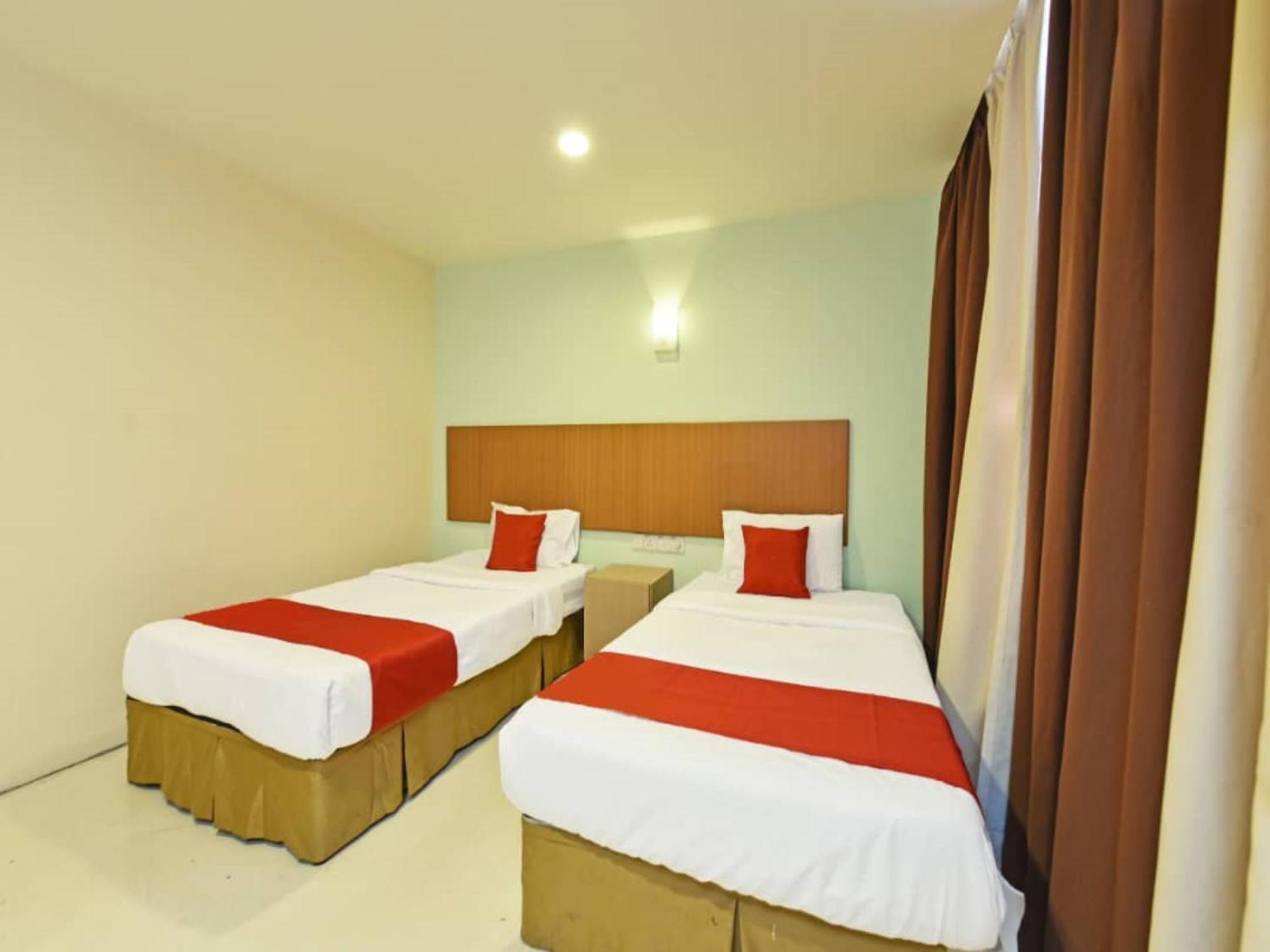 Mrc Hotel Melaka Raya Екстериор снимка
