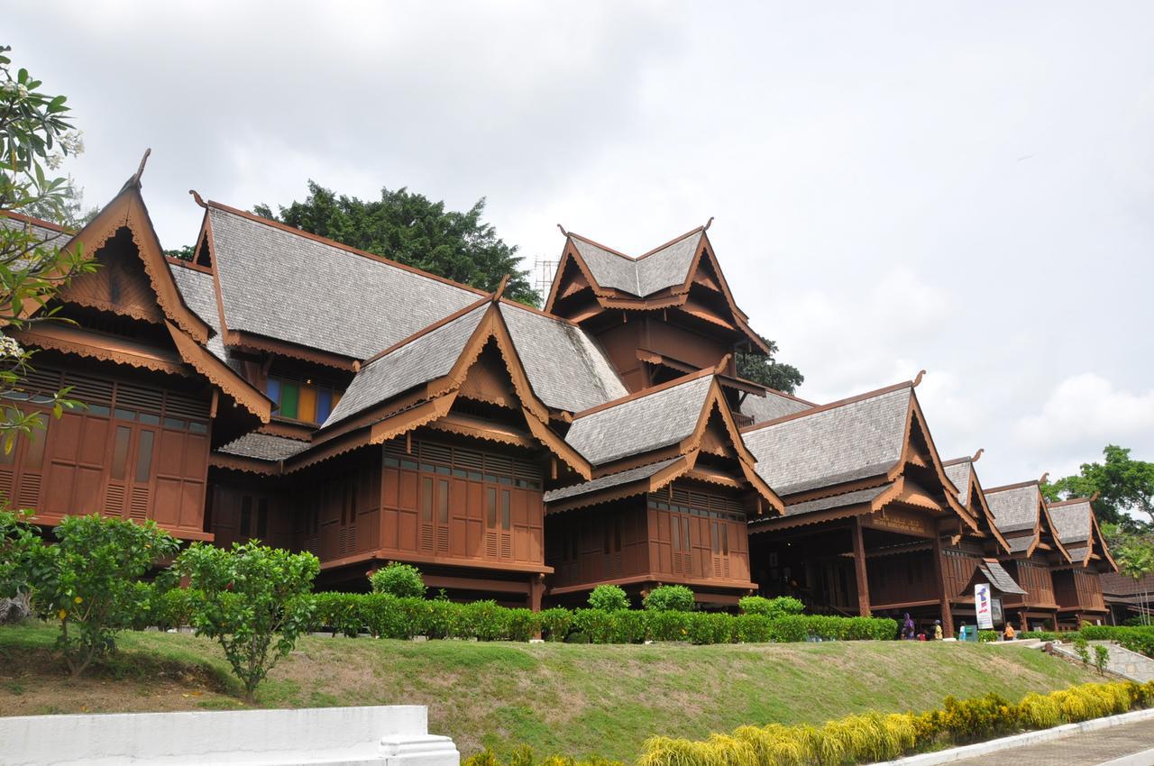 Mrc Hotel Melaka Raya Екстериор снимка